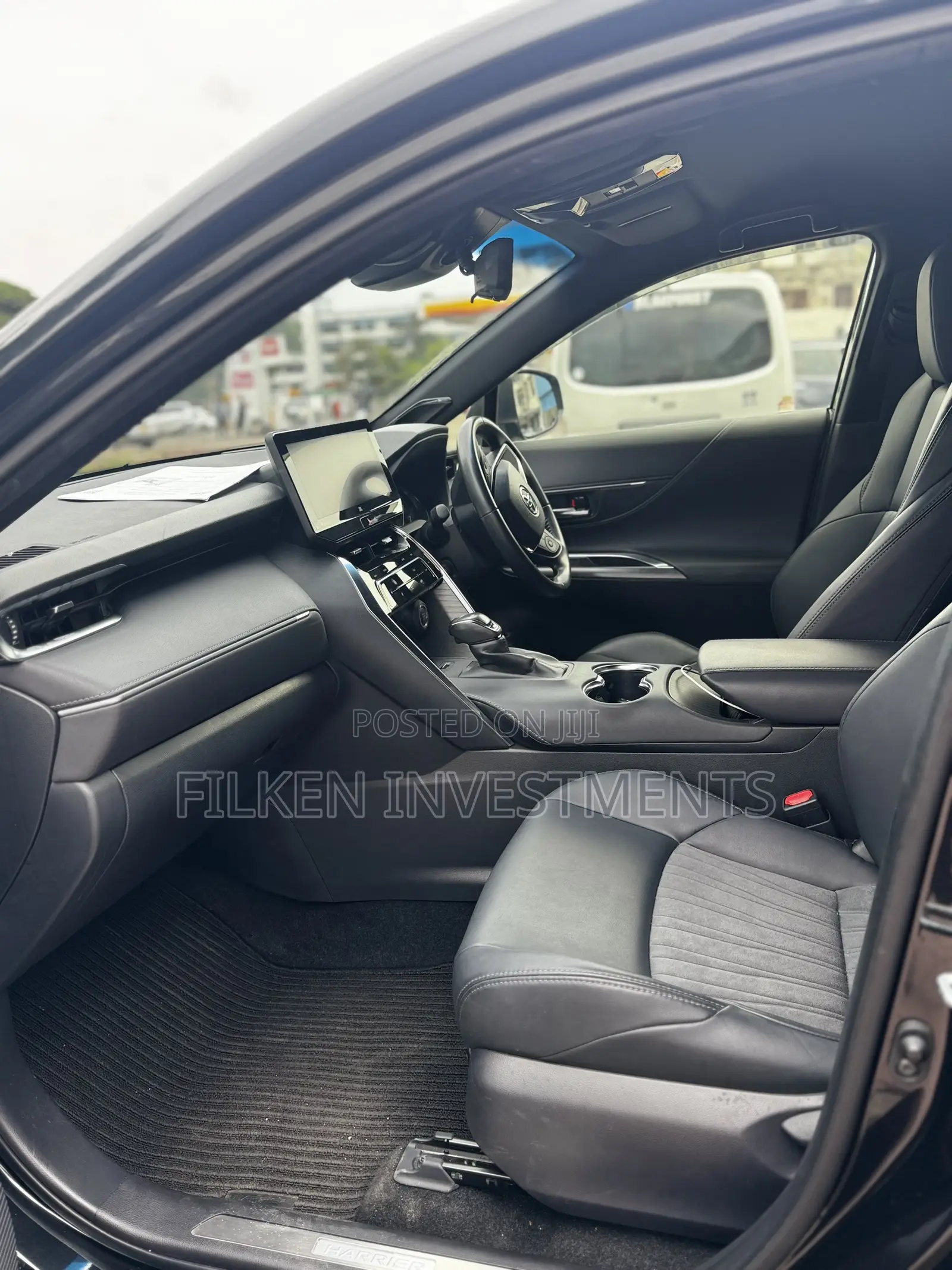 Toyota Harrier 2.0 4WD 2021 Black