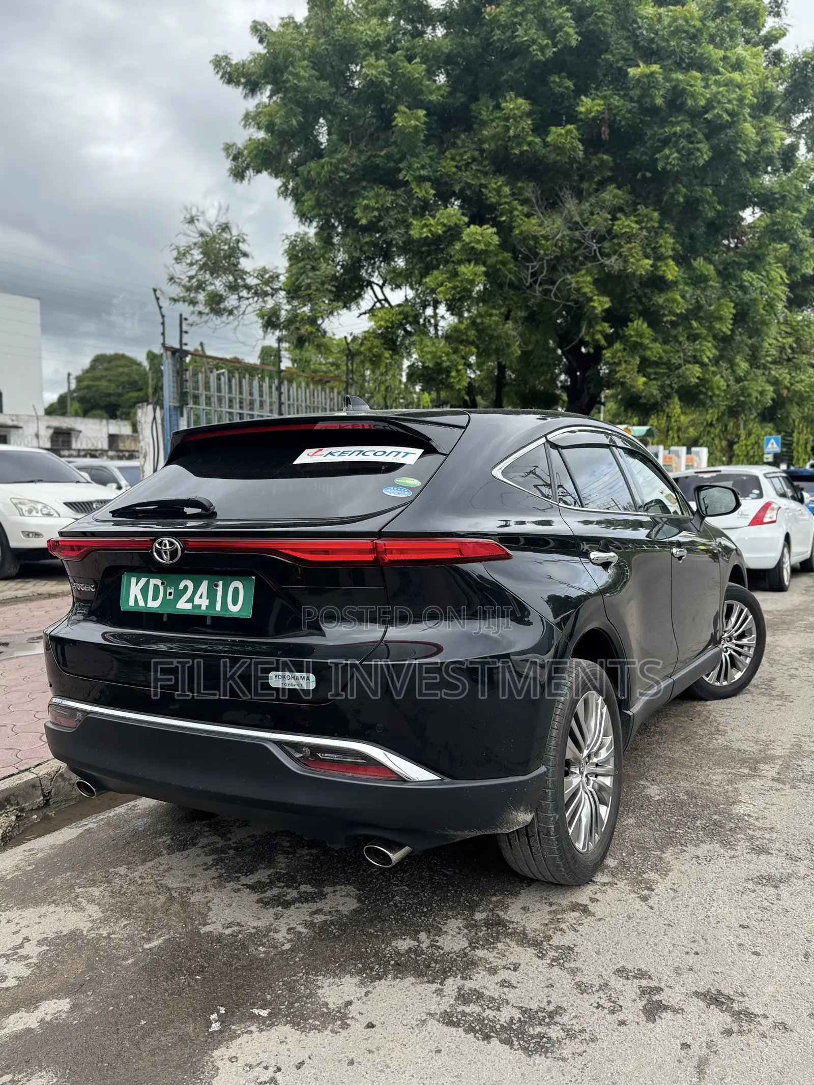 Toyota Harrier 2.0 4WD 2021 Black