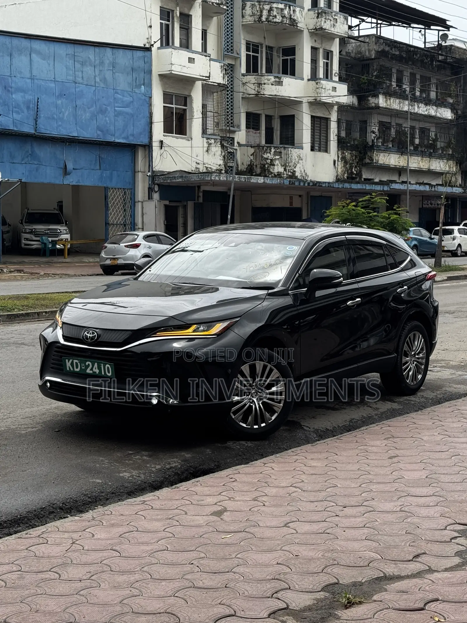 Toyota Harrier 2.0 4WD 2021 Black