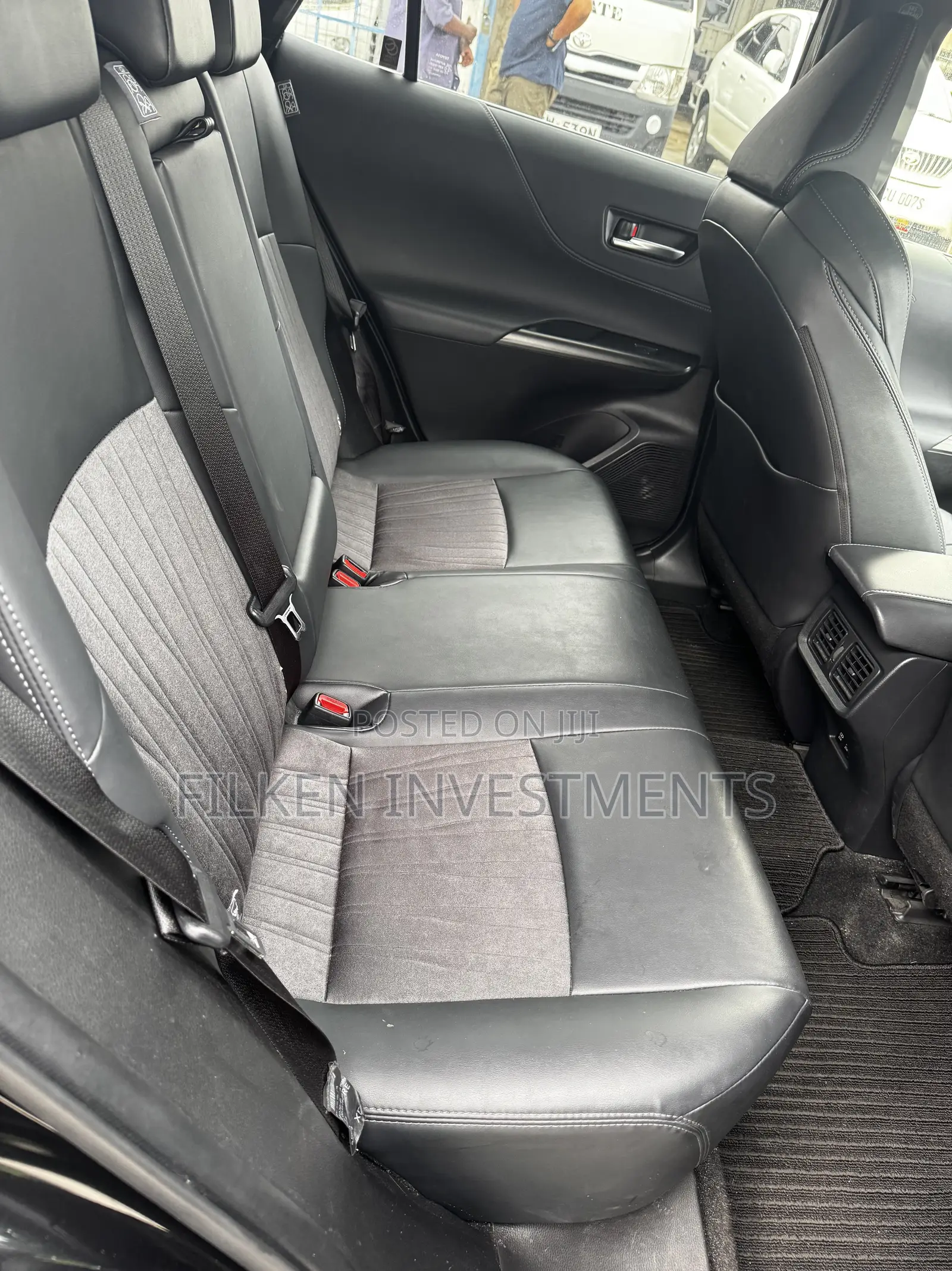 Toyota Harrier 2.0 4WD 2021 Black
