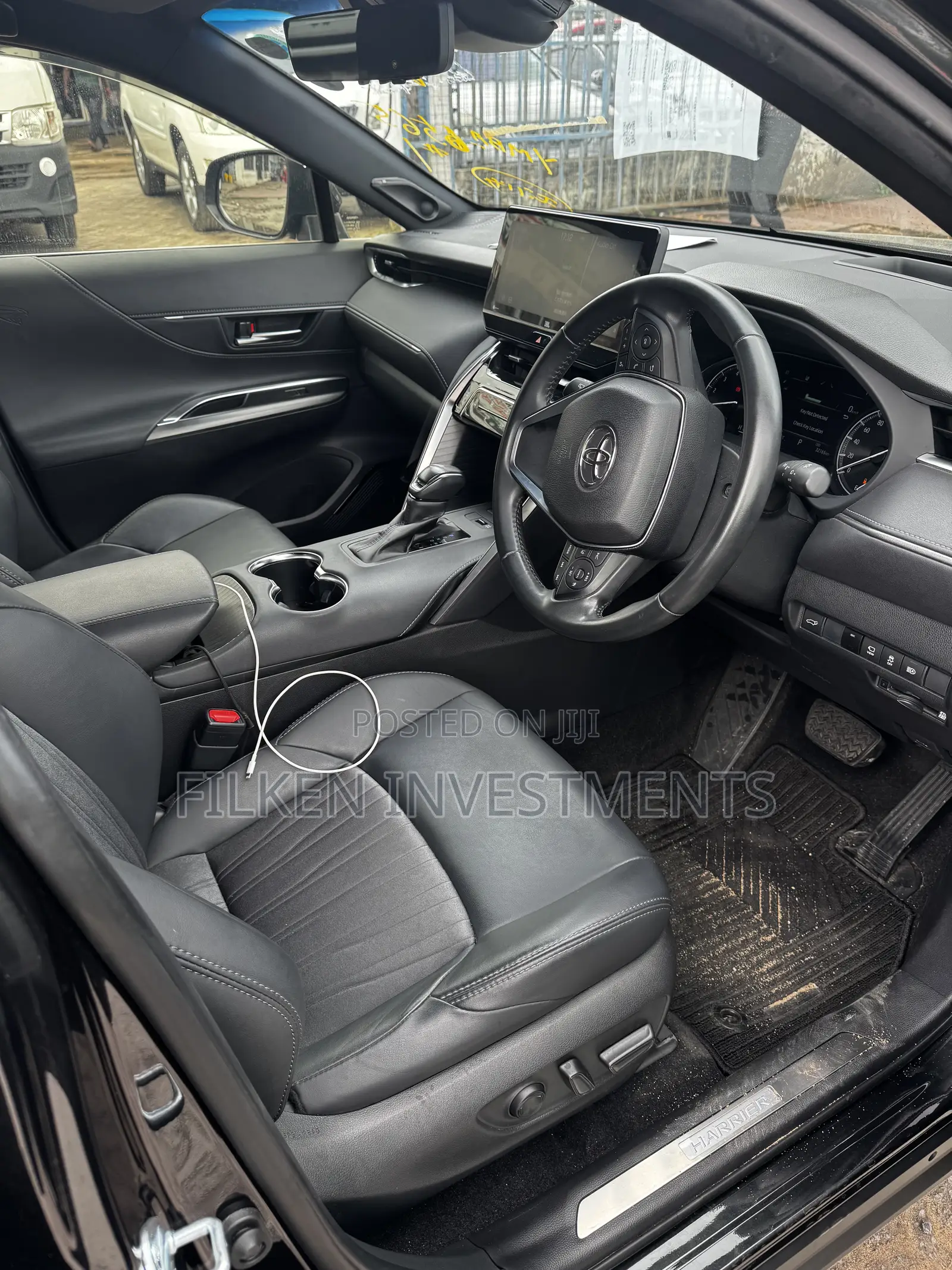 Toyota Harrier 2.0 4WD 2021 Black