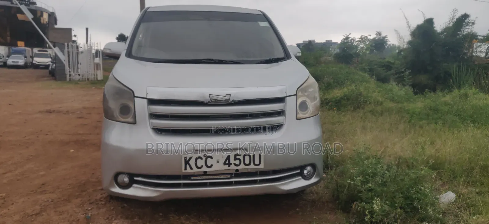 Toyota Noah 2008 Gray