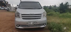 Toyota Noah 2008 Gray