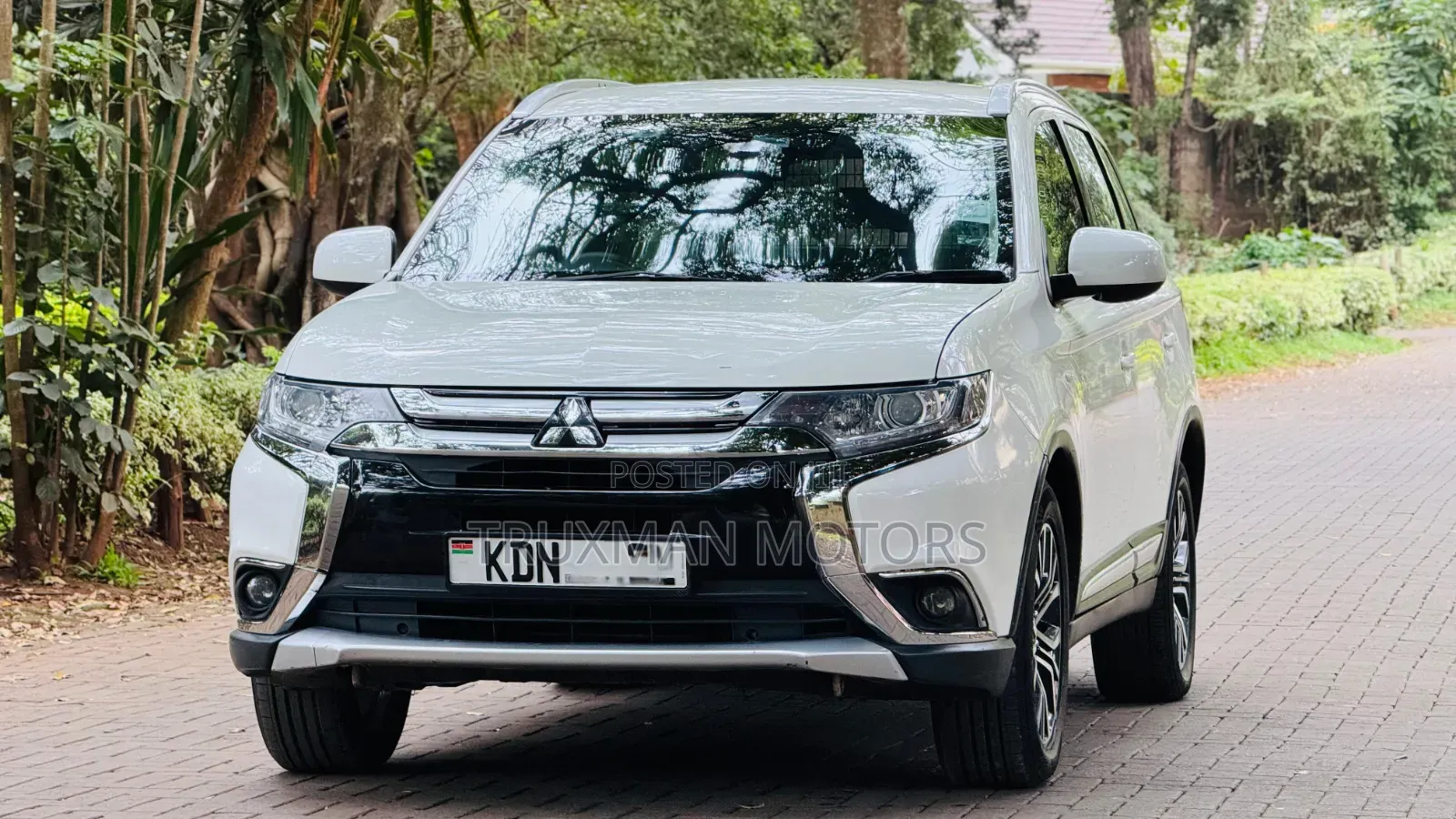 Mitsubishi Outlander 2018 White