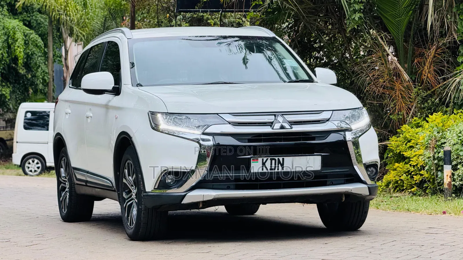 Mitsubishi Outlander 2018 White
