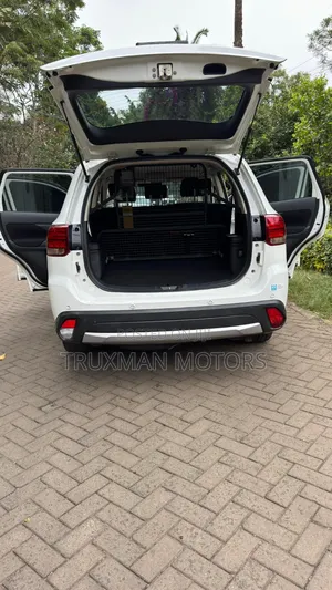 Mitsubishi Outlander 2018 White
