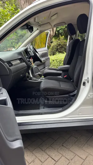 Mitsubishi Outlander 2018 White