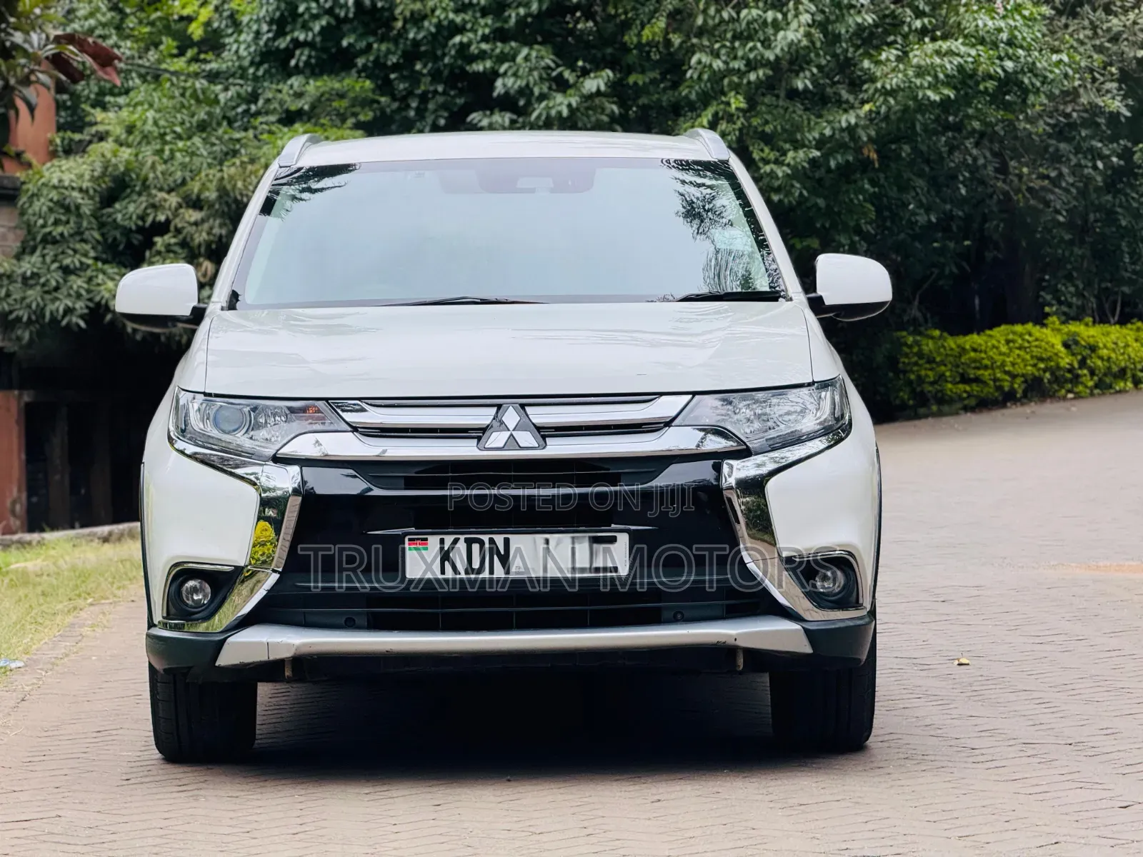 Mitsubishi Outlander 2018 White