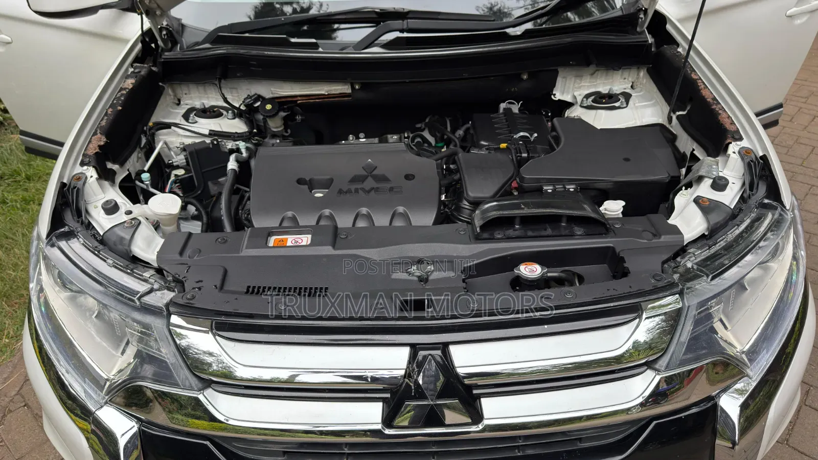 Mitsubishi Outlander 2018 White