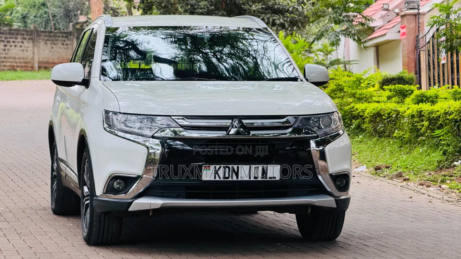 Mitsubishi Outlander 2018 White