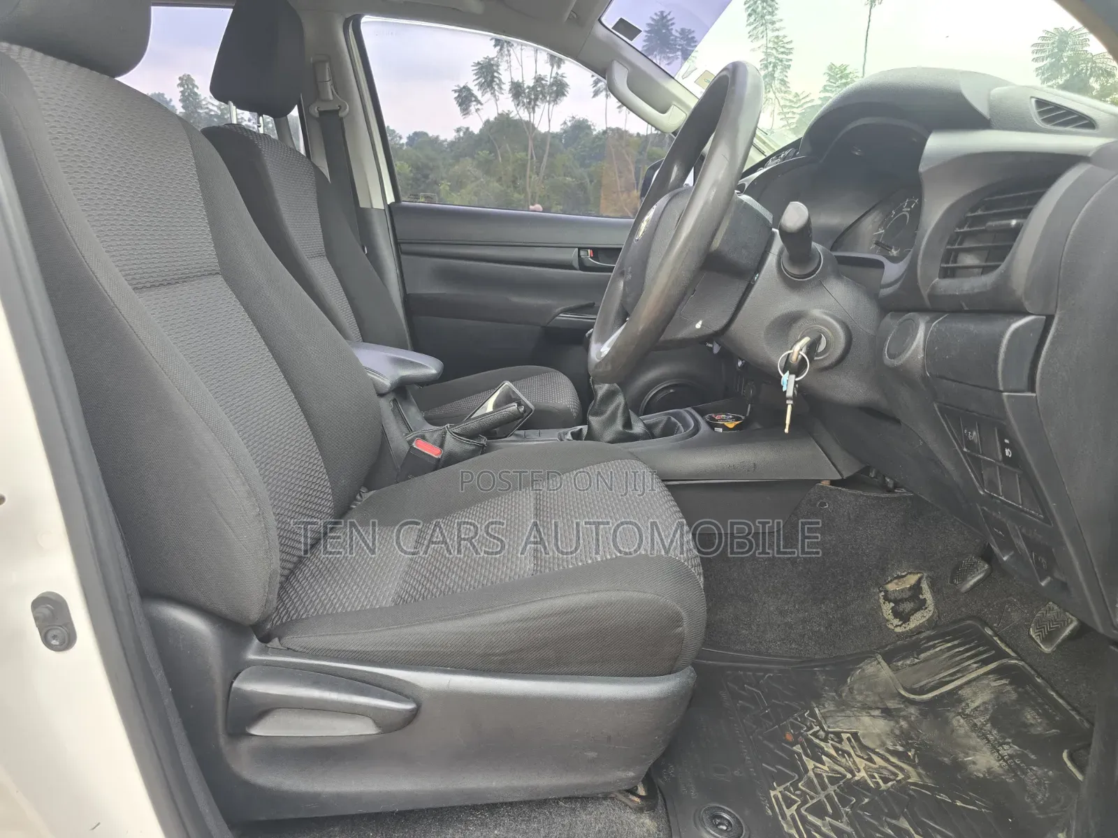 Toyota Hilux 2021 White