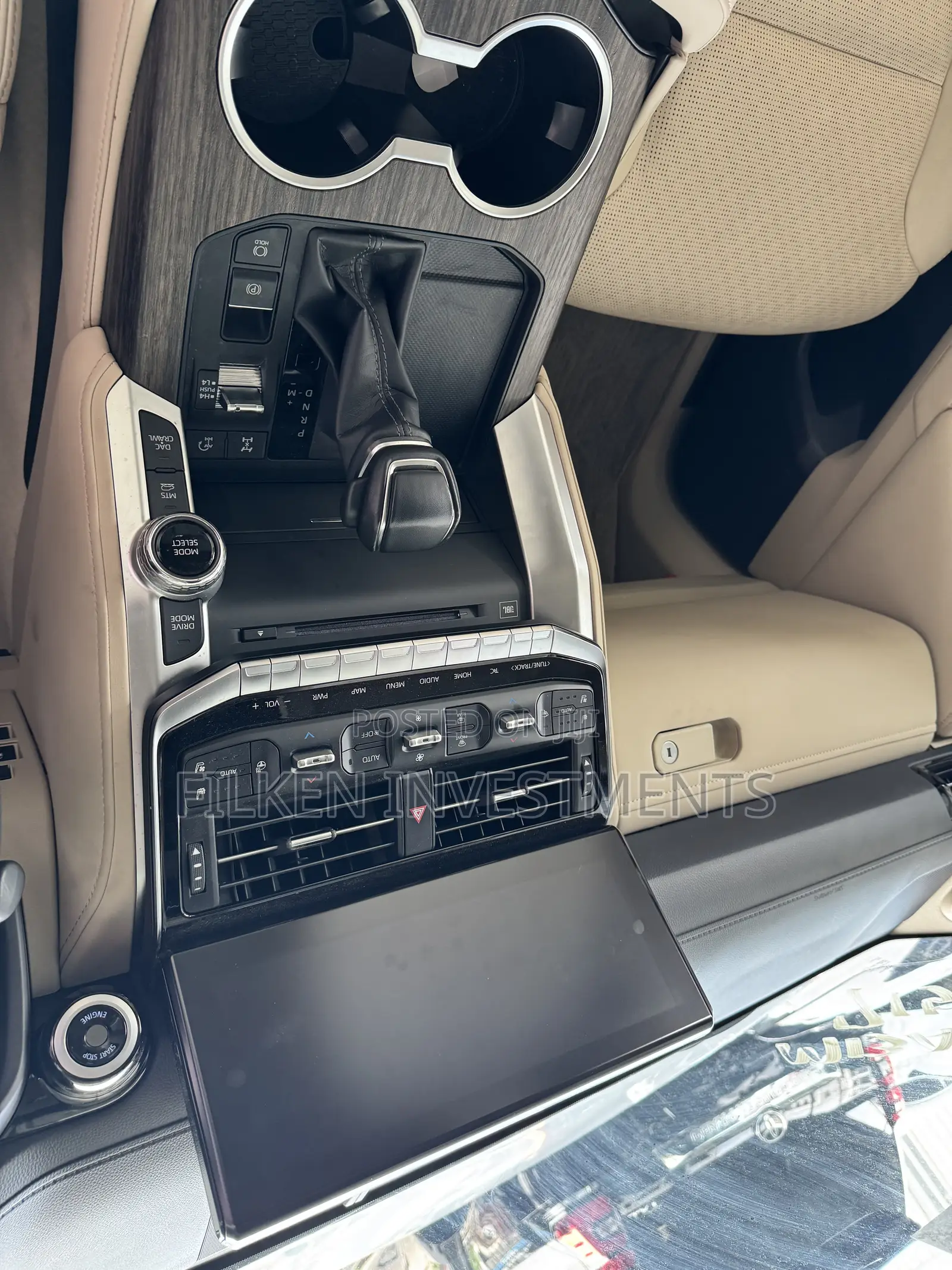 Toyota Land Cruiser LC300 2023 White