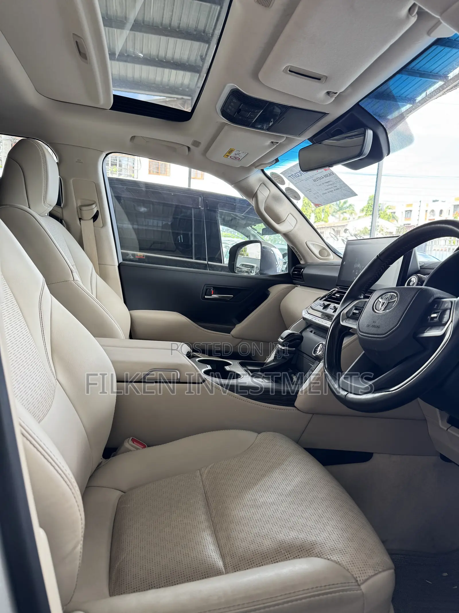 Toyota Land Cruiser LC300 2023 White