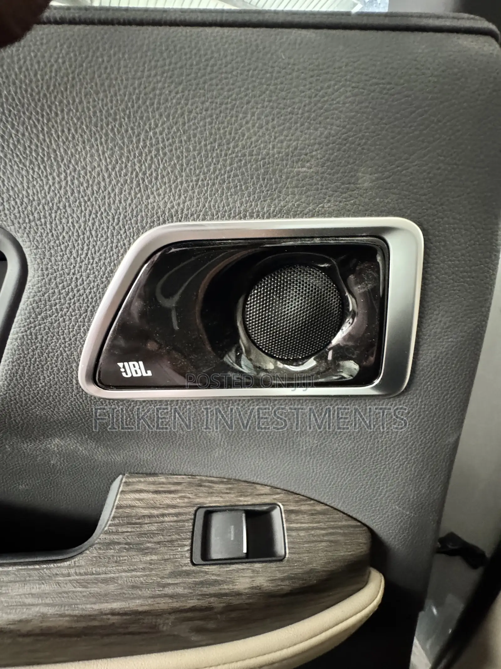 Toyota Land Cruiser LC300 2023 White