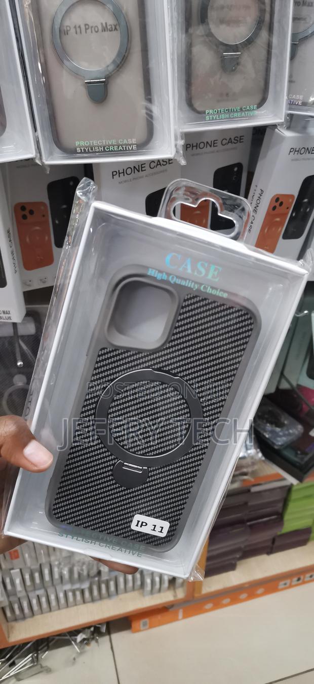 iPhone 11 Modern, Dark Grey Carbon Fiber-Style Cover - thumbnail 2