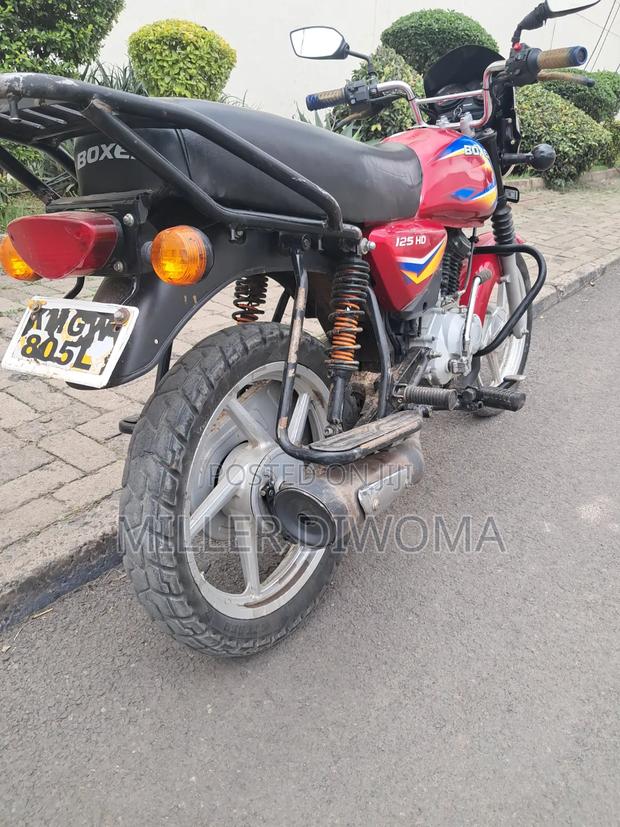 Bajaj Boxer 125 2025 Red