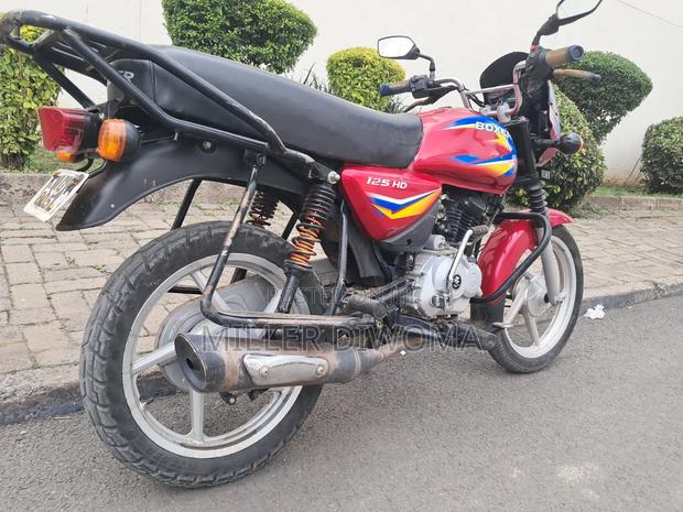 Bajaj Boxer 125 2025 Red - thumbnail 2