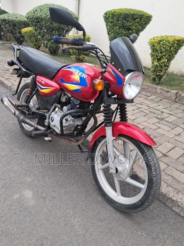 Bajaj Boxer 125 2025 Red - thumbnail 3