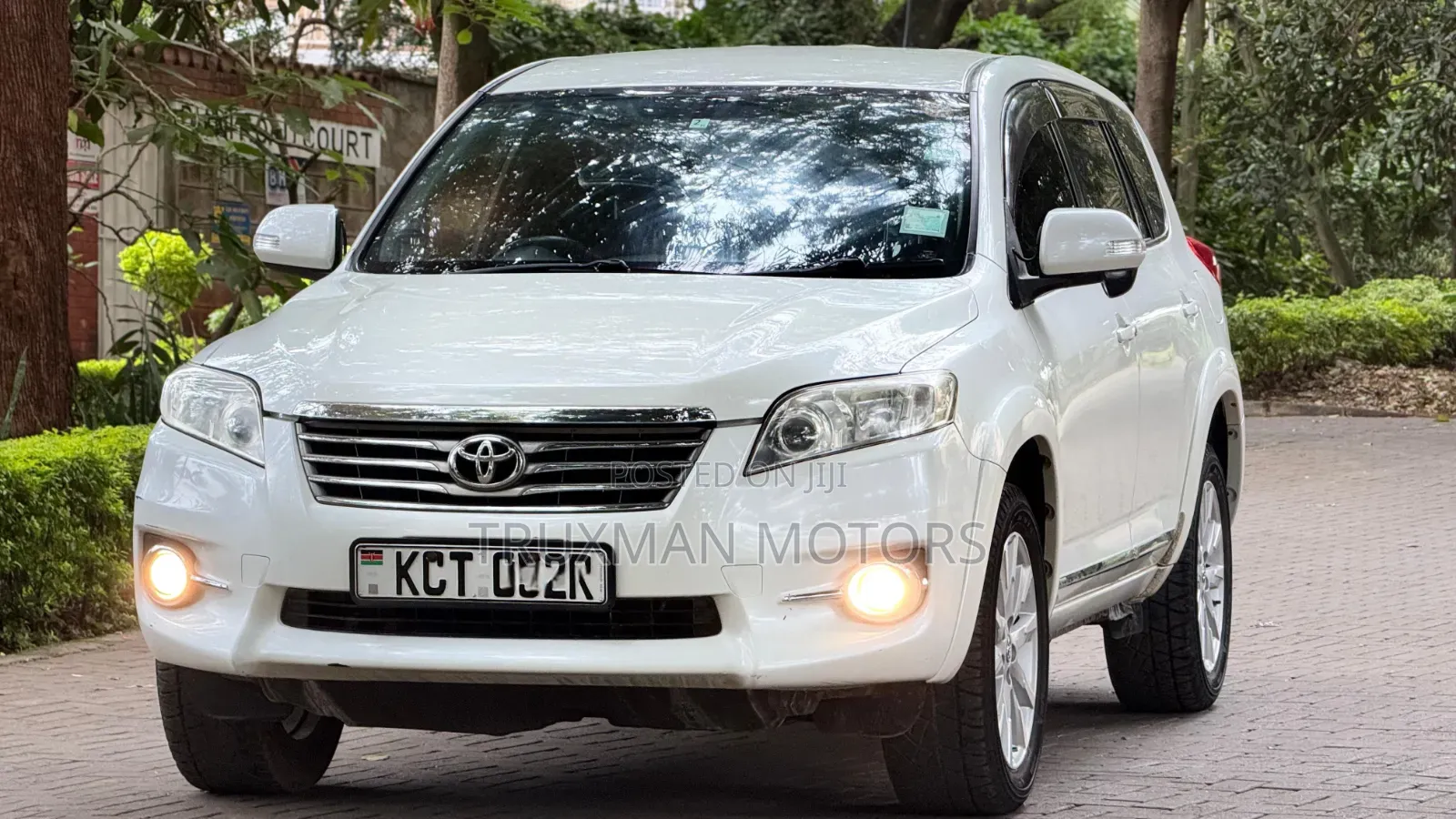 Toyota Vanguard 2012 White