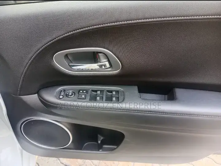 Honda Vezel 2019 White