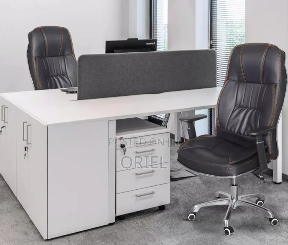 Office Chair : Executive Black Leather High-Back Office Chair