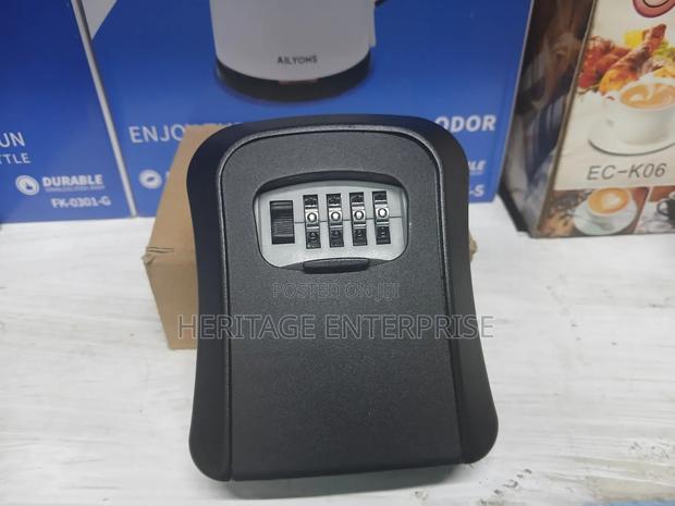 Key Lock Wall-Mounted Key Lock Box Safe