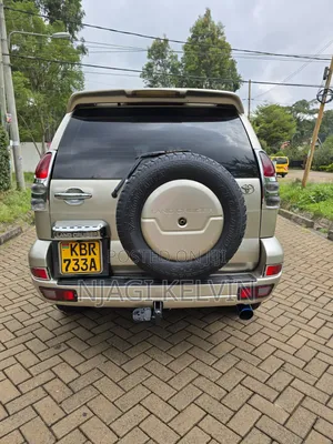 Toyota Land Cruiser Prado 3.0 D-4D 5dr 2005 Gold