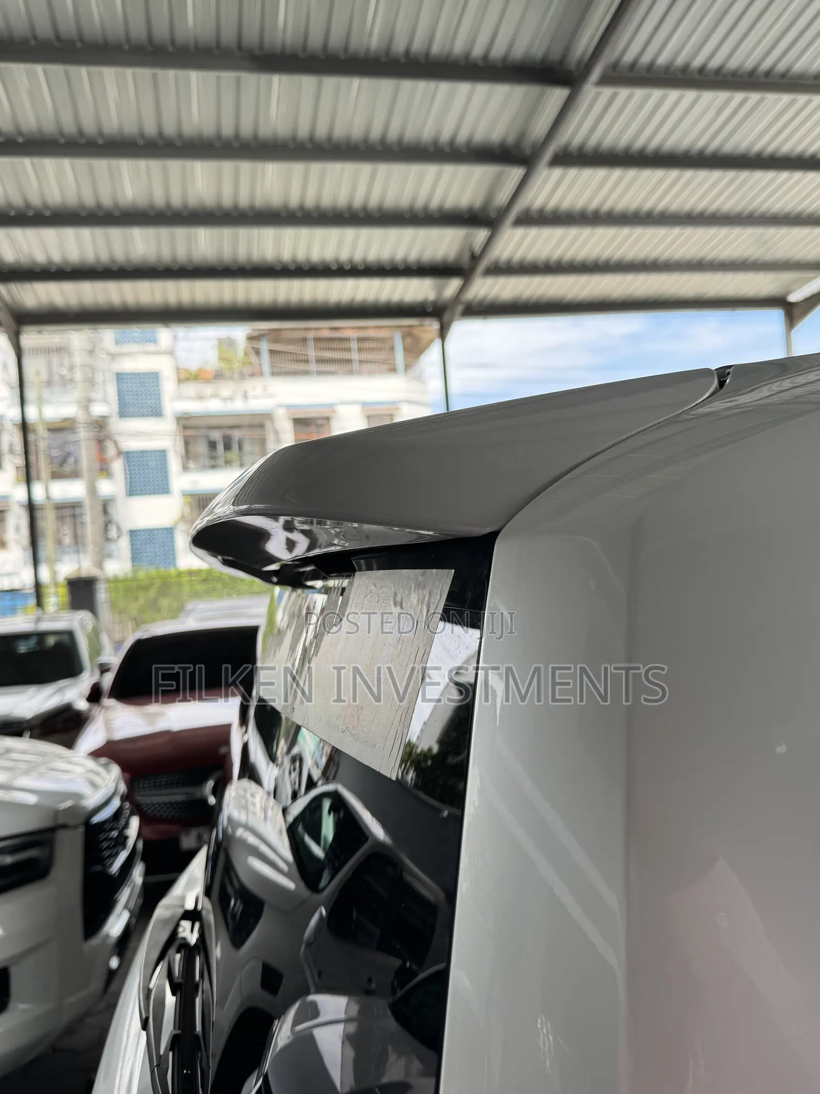 Toyota Land Cruiser LC300 2023 White