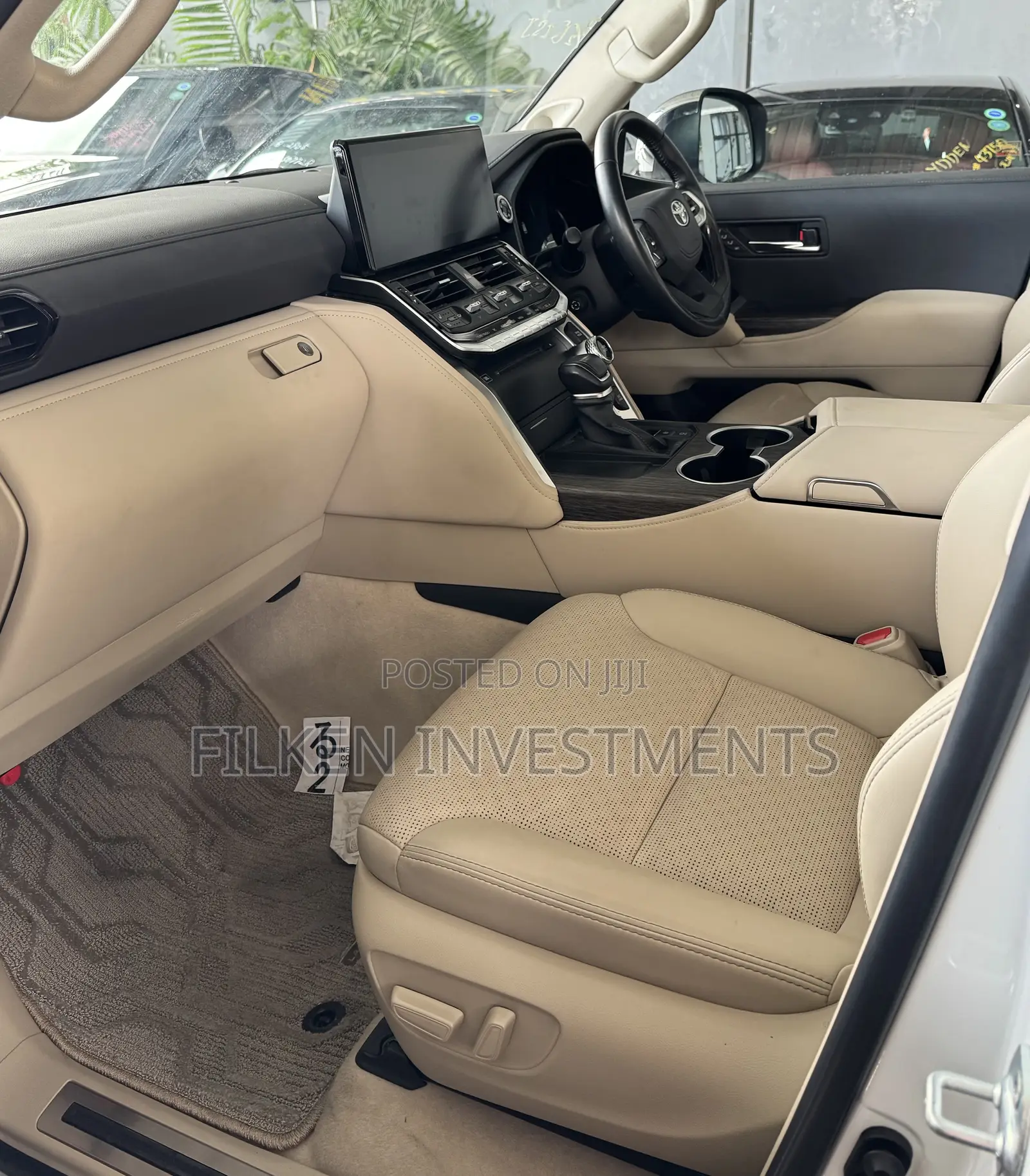 Toyota Land Cruiser LC300 2023 White