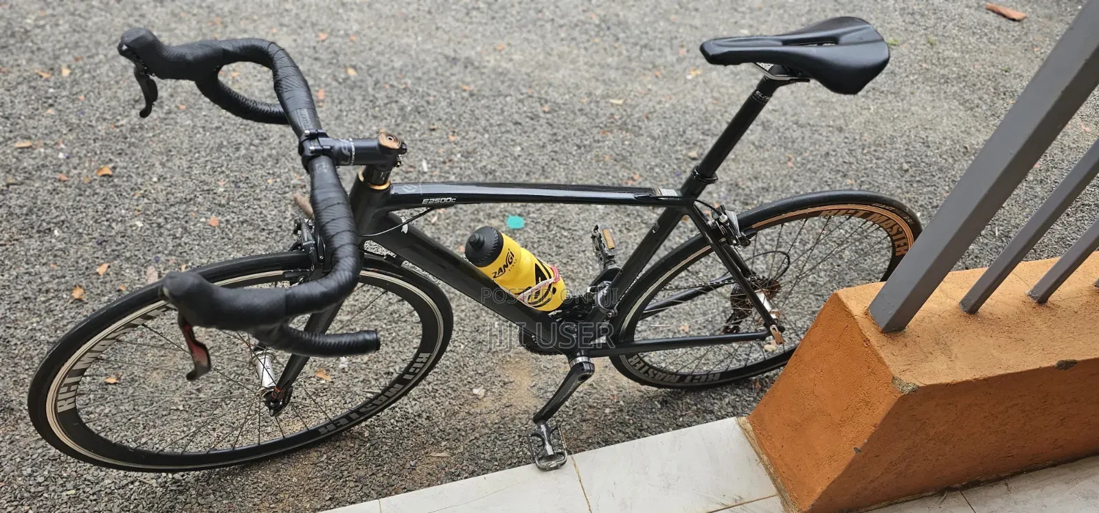 Extremely Light Aluminum/Carbon Road Bike