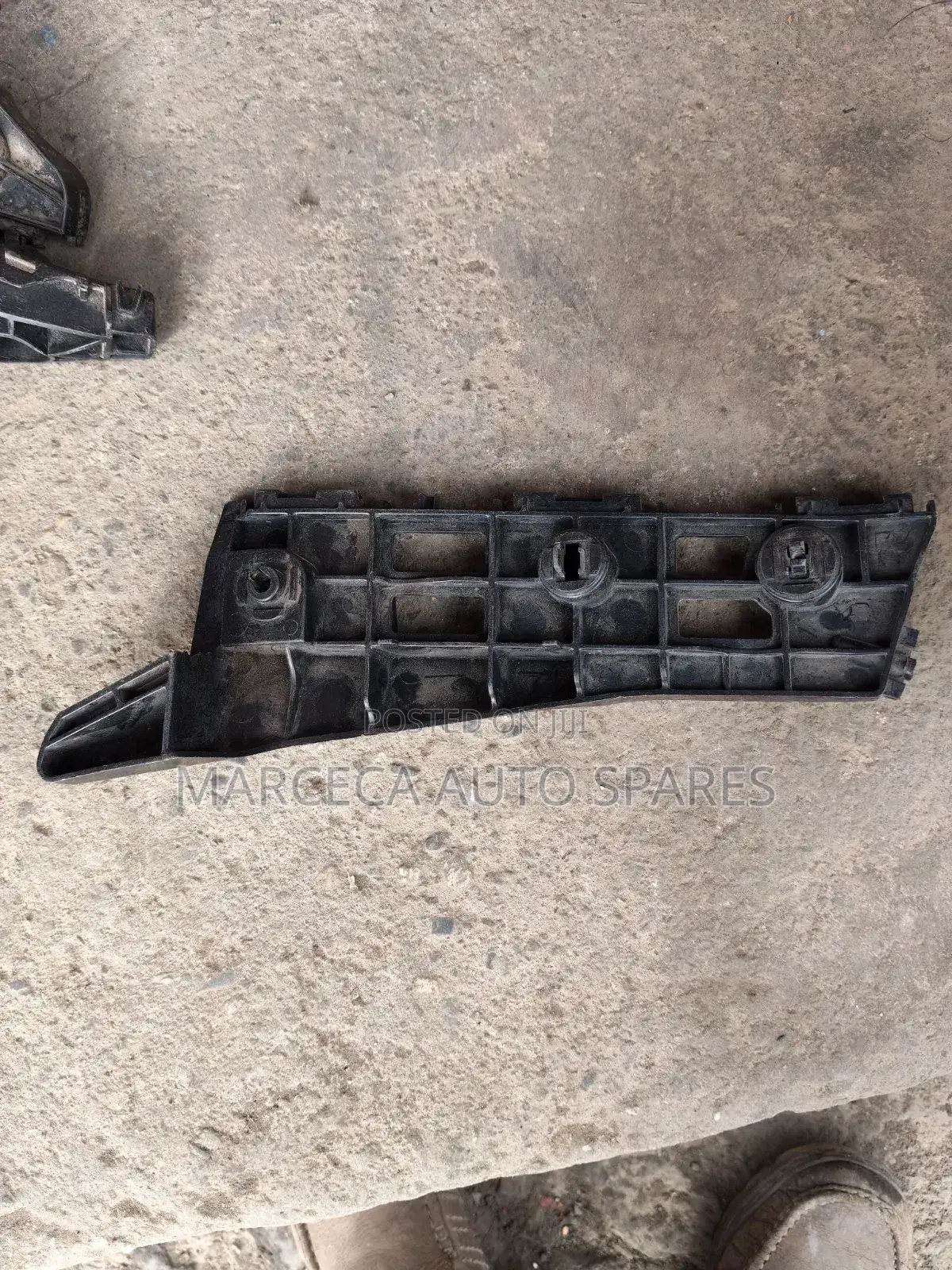 Genuine Toyota Prius Hybrid Front Bumper Slide Retainers