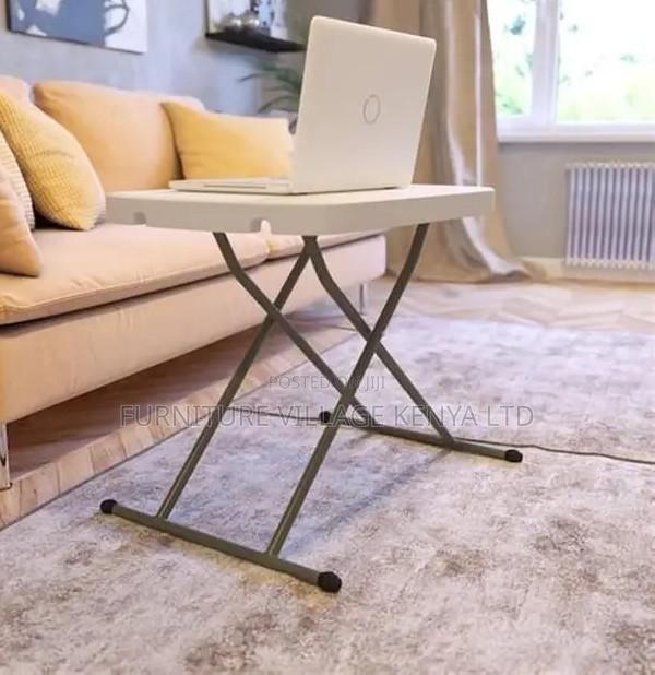 Square Folding Plastic Table - thumbnail 3