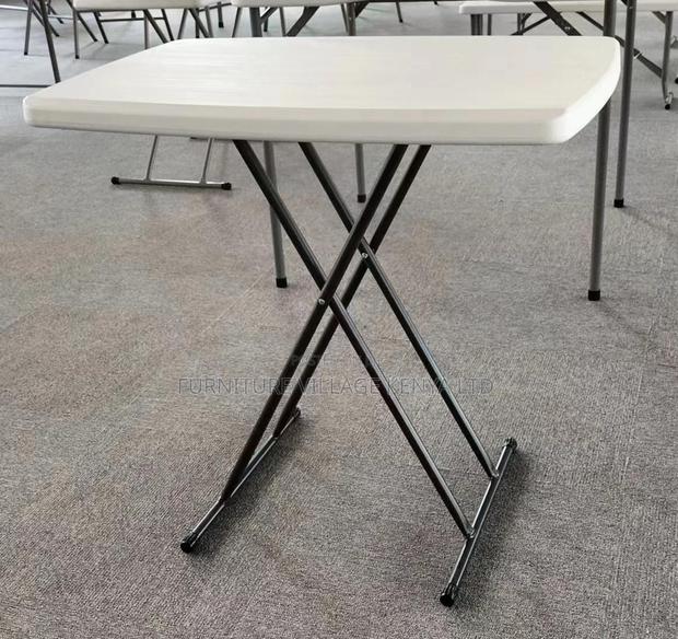Square Folding Plastic Table - thumbnail 8