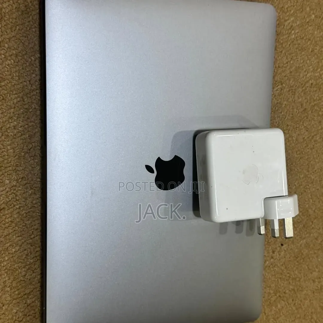 Laptop Apple MacBook 2020 16GB Intel Core i5 SSD 512GB