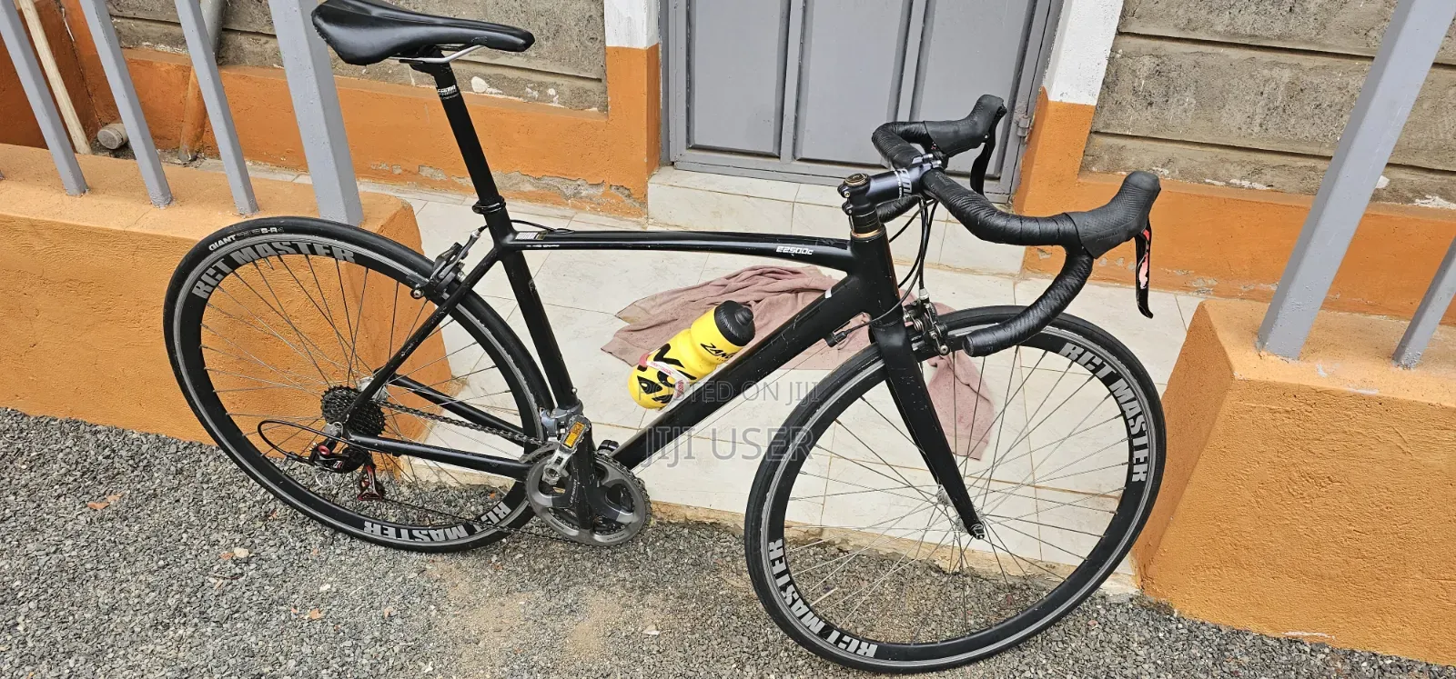 Extremely Light Aluminum/Carbon Road Bike
