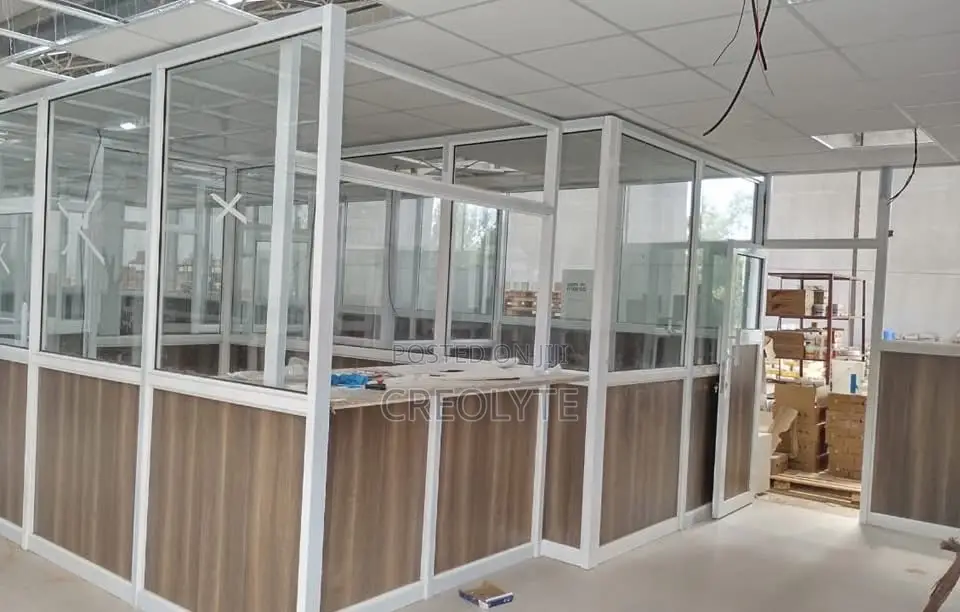 Aluminium Glass Office Partition – Frameless Look Cubicle Design
