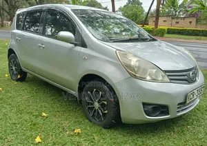Nissan Note 2011 Silver