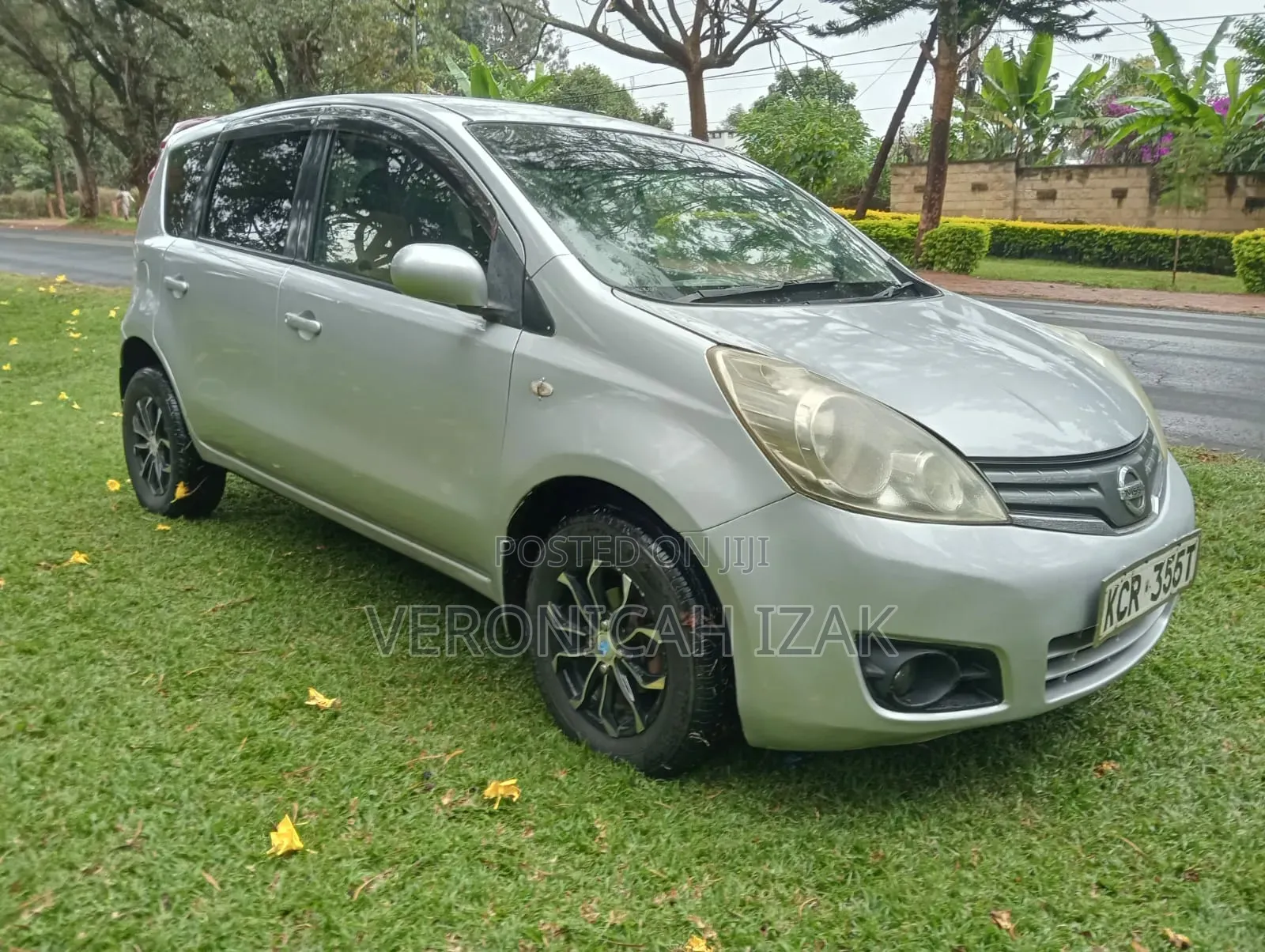 Nissan Note 2011 Silver