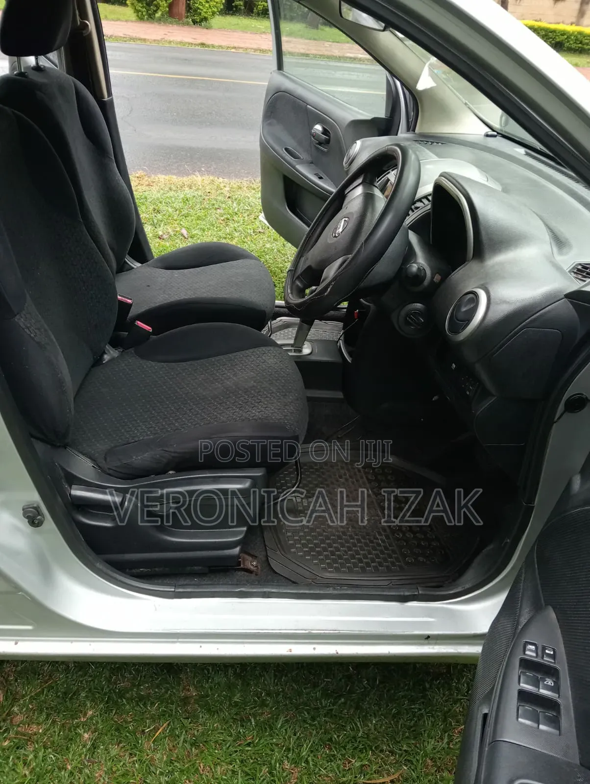 Nissan Note 2011 Silver
