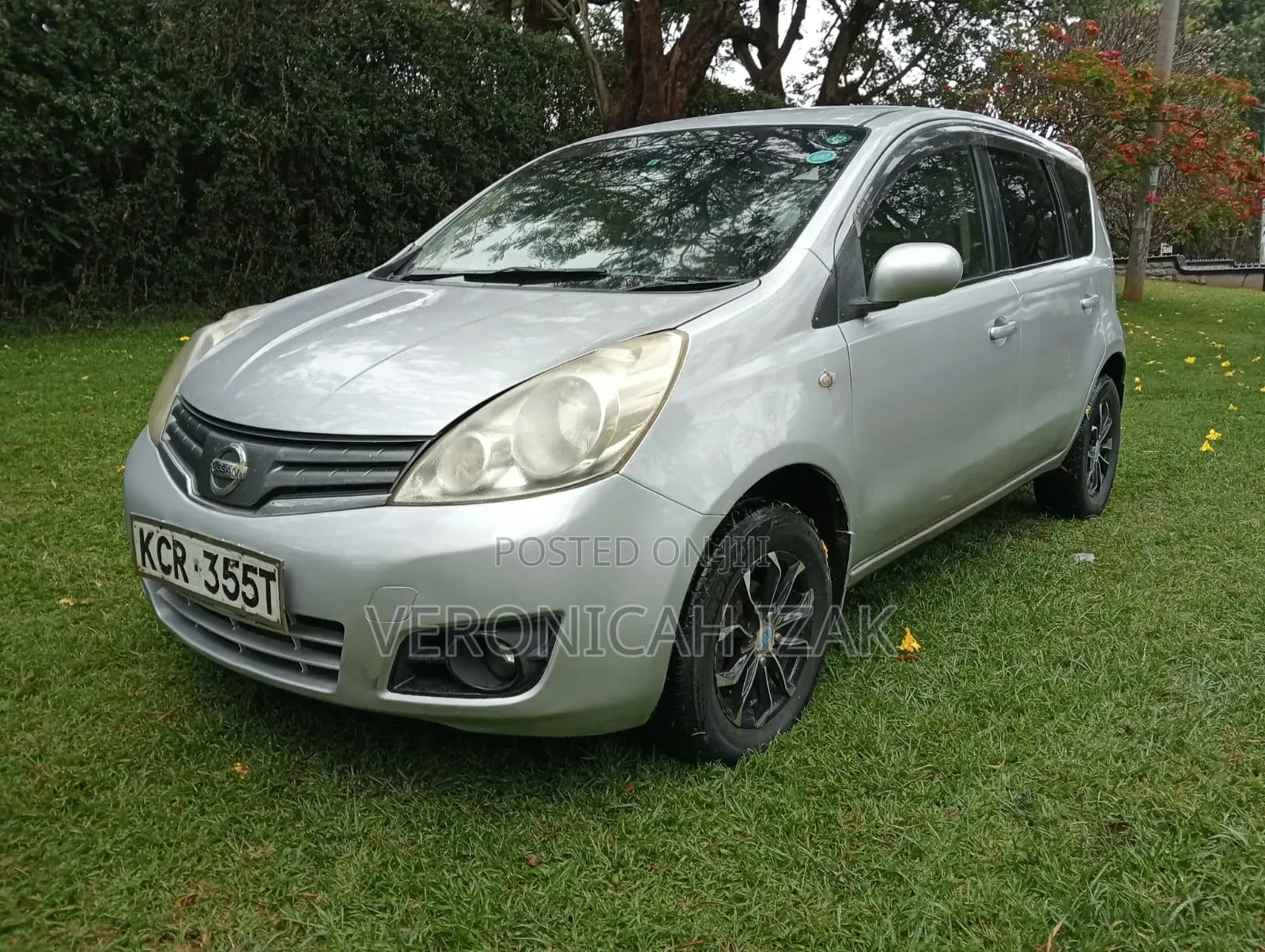 Nissan Note 2011 Silver