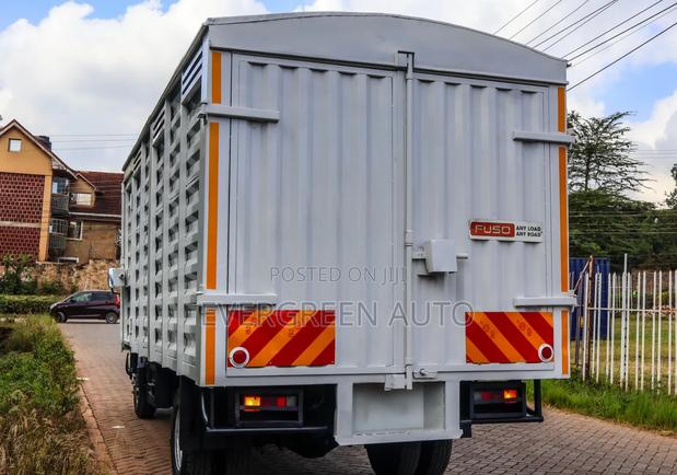 Mitsubishi Fuso Canter 2023 White - thumbnail 4