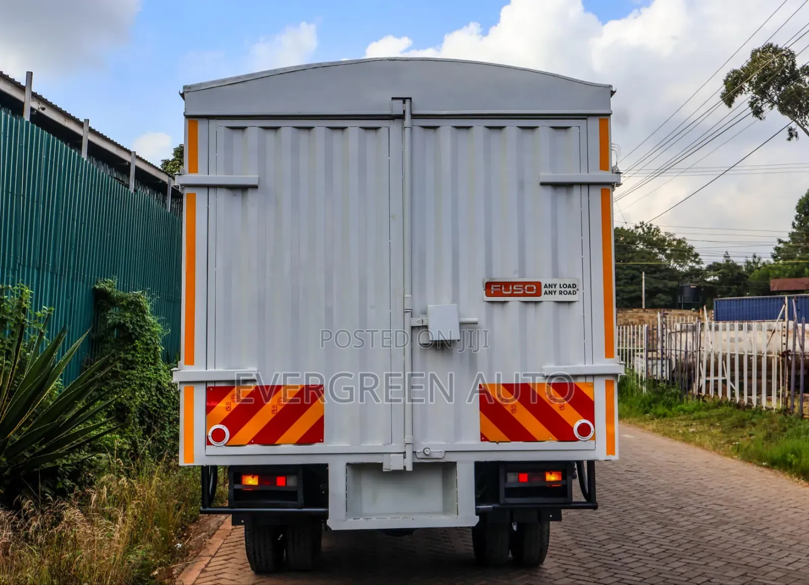 Mitsubishi Fuso Canter 2023 White