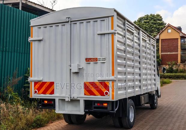 Mitsubishi Fuso Canter 2023 White - thumbnail 6