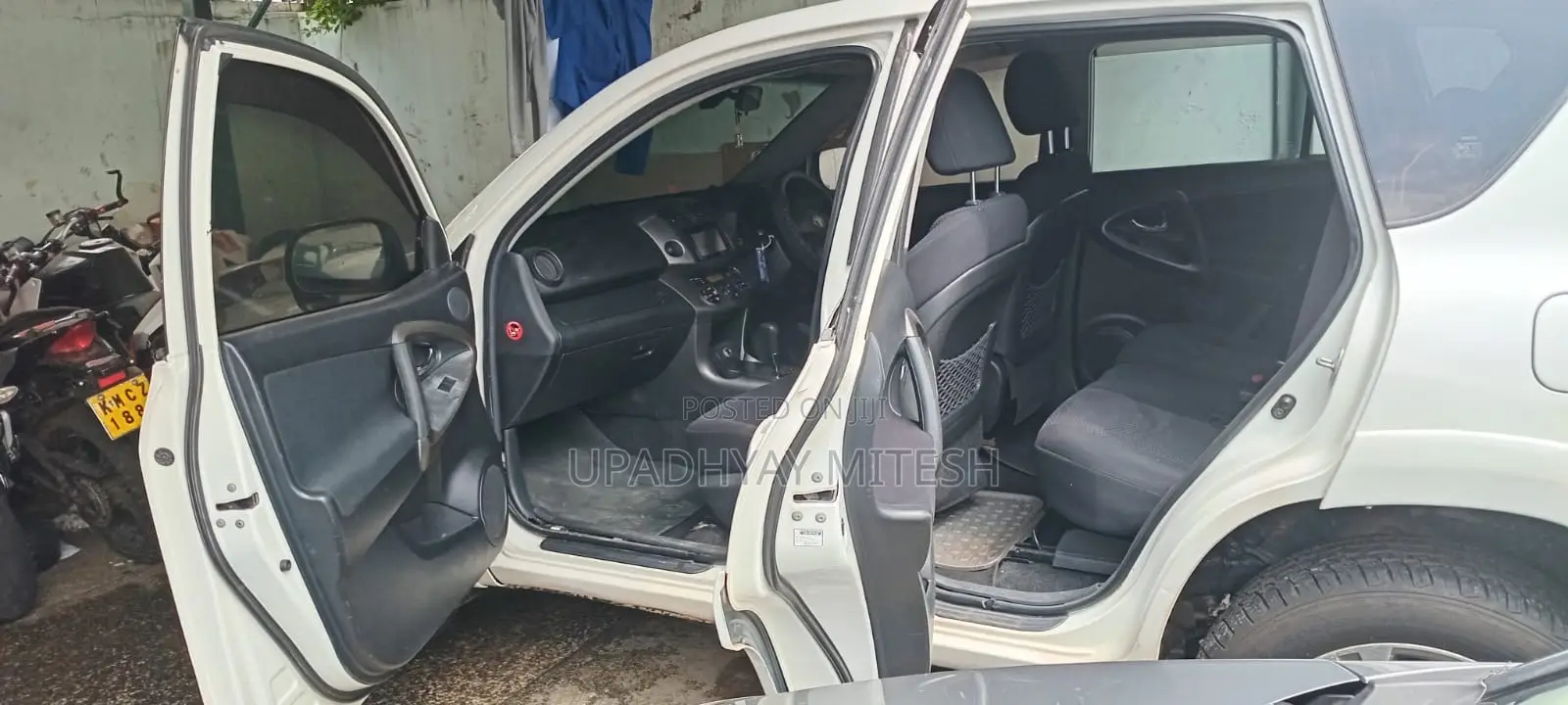 Toyota RAV4 2010 White