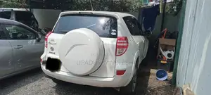 Toyota RAV4 2010 White