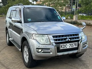 Mitsubishi Pajero 2015 Silver