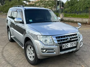 Mitsubishi Pajero 2015 Silver