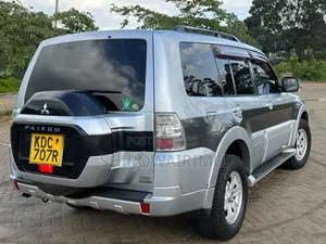 Mitsubishi Pajero 2015 Silver