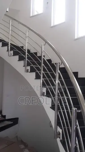 Stainless Steel Pipe Railing – Curved Staircase