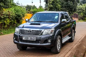 Toyota Hilux 2014 Gray